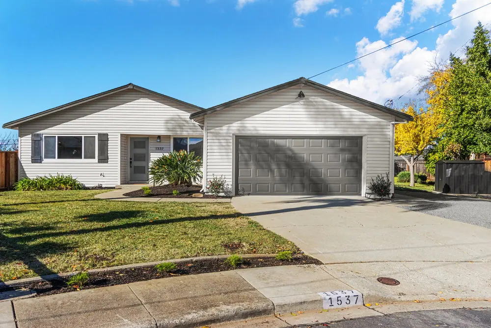 1537 Laverne Ct — completed, photograph 47