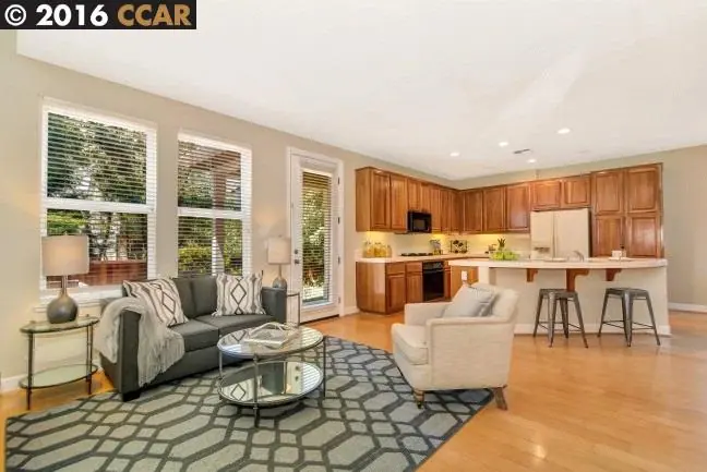 160 KENSINGTON CIRCLE — completed, photograph 8