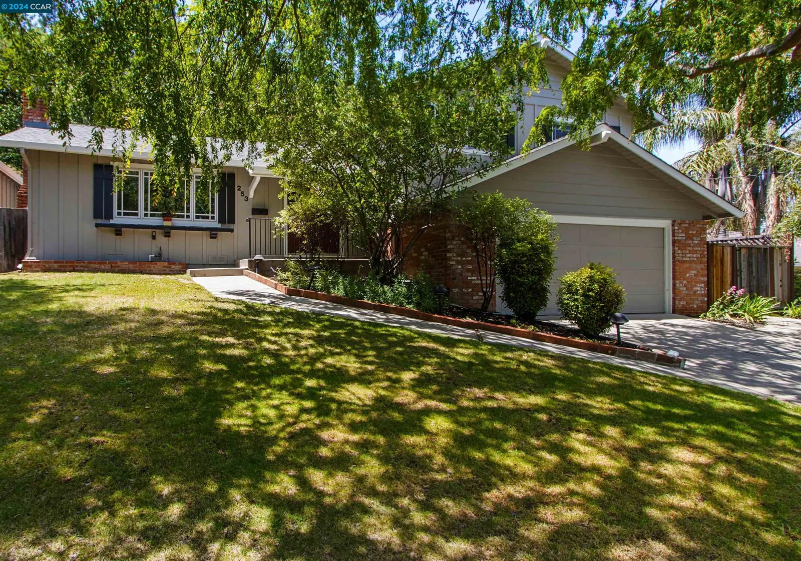 253 Valley Dr — completed, photograph 1