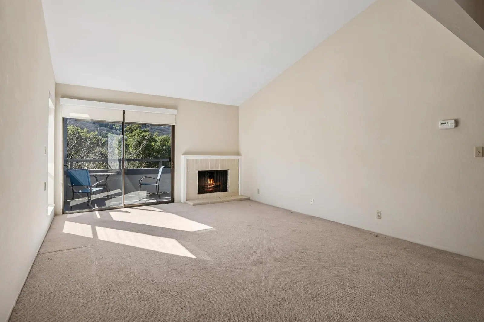 3674 Rossmoor PKWY #5 — original condition, photograph 2