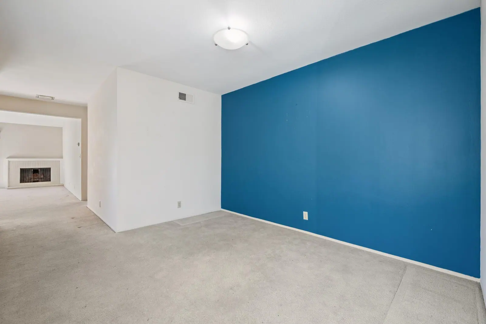 3674 Rossmoor PKWY #5 — original condition, photograph 8